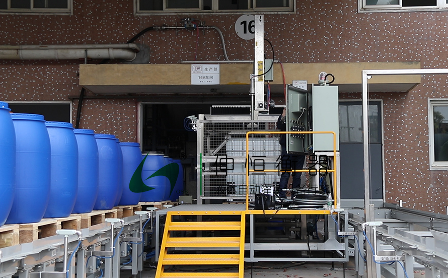 IBC噸桶全自動(dòng)灌裝機(jī)4